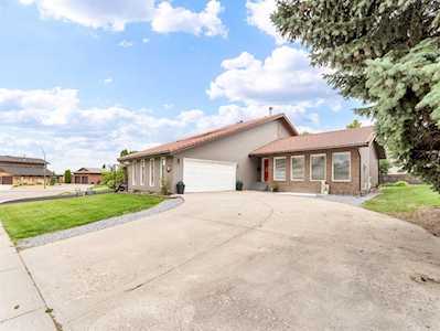 15 Ross View Close SE Medicine Hat, AB T1B3J4