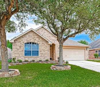 3307 Raintree Village Dr Katy, TX 77449