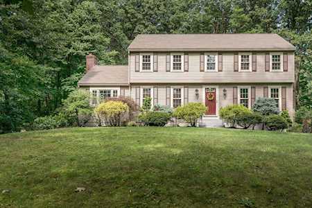 15 Village Brook Ln Derry, NH 03038