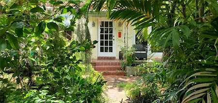 2416 Lincoln St Hollywood, FL 33020