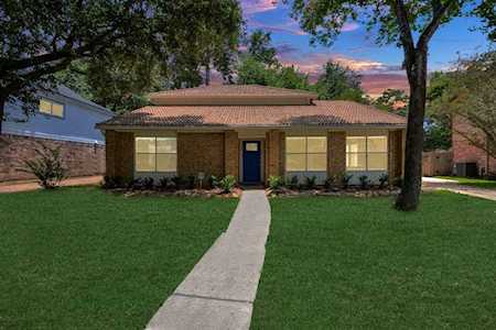 3607 Chapel Square Dr Spring, TX 77388