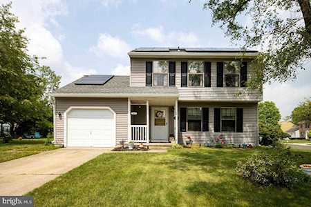 2 Bedford Ct Sicklerville, NJ 08081