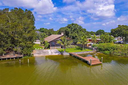 10505 Lake Breeze Dr Seminole, FL 33772