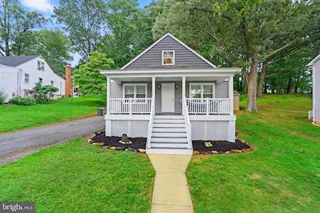 2211 Pleasant View Ave Catonsville, MD 21228