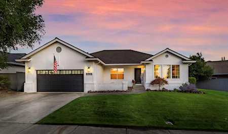 2430 Greenridge Dr Medford, OR 97504