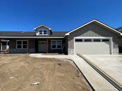 1020 Brandon Way Phoenix, OR 97535