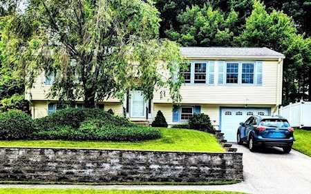 5 Otter Trail Worcester, MA 01605