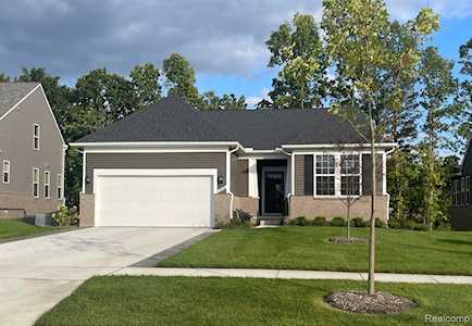 1029 Spring Trail Brighton, MI 48116