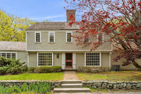 80 Woodland Rd North Hampton, NH 03862