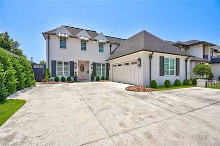 2748 W Country Club Dr Oklahoma City, OK 73116