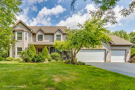 1282 Hunters Trl Crystal Lake, IL 60014