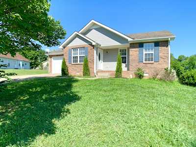 1841 Cottingham Ct Clarksville, TN 37042