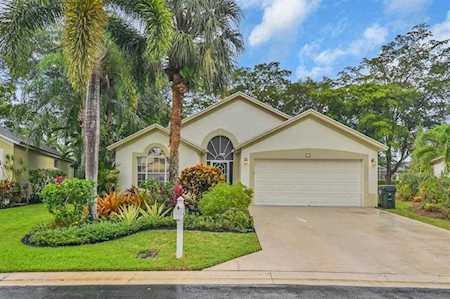341 Hammocks Trail Greenacres, FL 33413