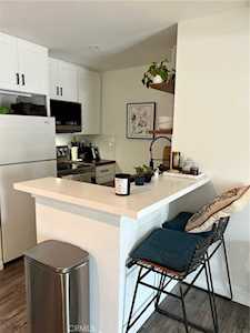 21800 Schoenborn St #256 Canoga Park, CA 91304