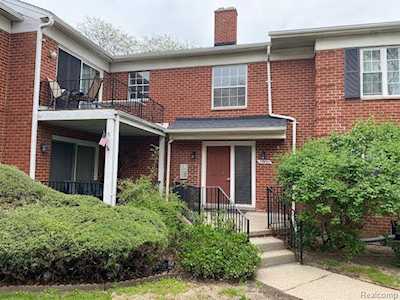 27690 E Echo #124 Farmington Hills, MI 48334