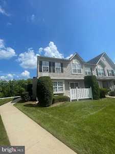 1001 Cherry Wood Ct Phoenixville, PA 19460