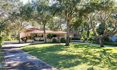 2255 Kent Dr Largo, FL 33774