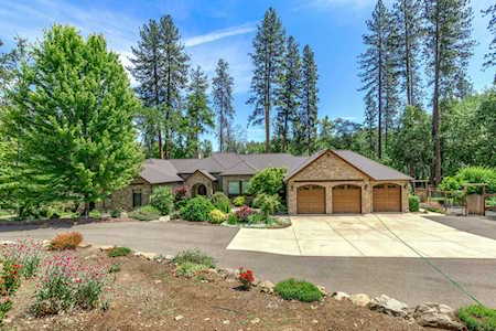 3446 Rogue River Dr Eagle Point, OR 97524