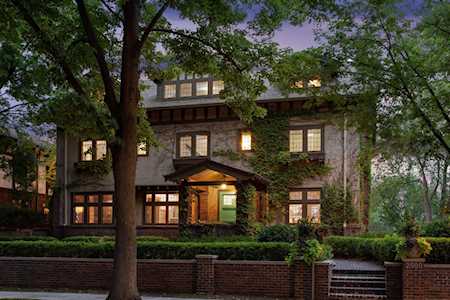 2500 Lake Place Minneapolis, MN 55405