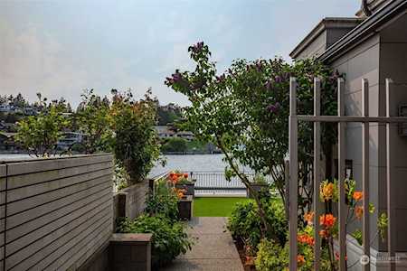 5905 Seaview Ave NW Seattle, WA 98107