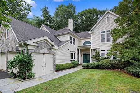 6 Westhaven Ln White Plains, NY 10605