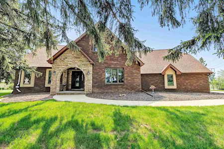 2 Meadowbrook Ln Appleton, Town of Grand Chute, WI 54914-4523