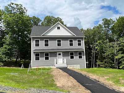 25 Rocky Hill Rd Nottingham, NH 03290