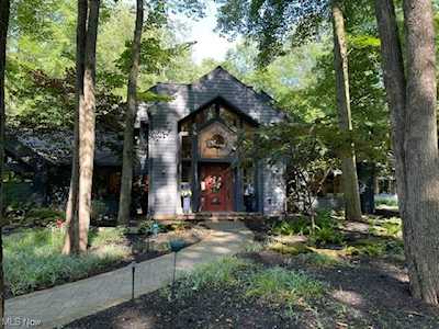 4865 Bradley Rd Westlake, OH 44145