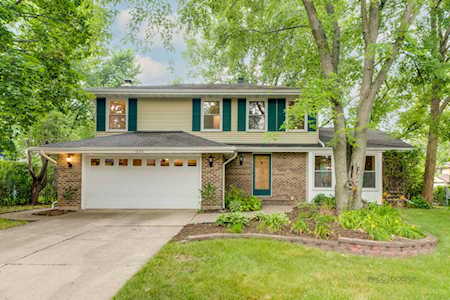 1206 Sussex Ln Libertyville, IL 60048