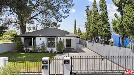 11451 Calvert St North Hollywood, CA 91606