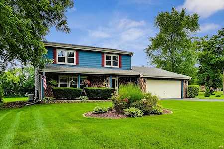 6N071 Virginia Rd Roselle, IL 60172