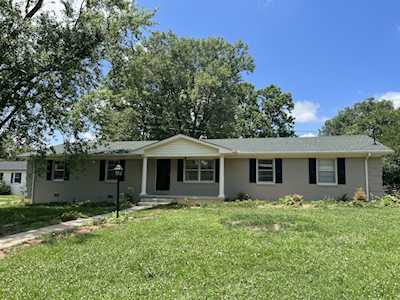401 Shadow Dr Shelbyville, TN 37160