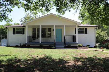 111 Shadydale Dr Hendersonville, TN 37075