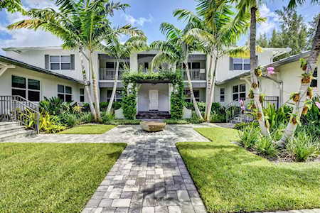 1025 Casuarina Road #4 Delray Beach, FL 33483