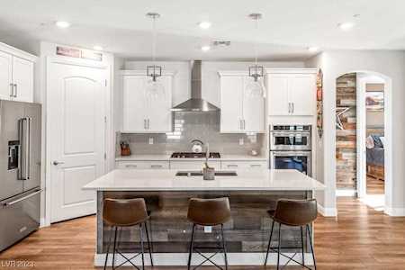 89 Lake Oasis St Henderson, NV 89011