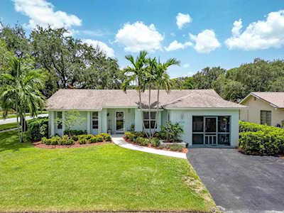 10308 S Greenbriar Court Boca Raton, FL 33498