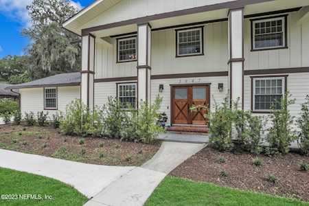 5947 Saxony Woods LN Jacksonville, FL 32211