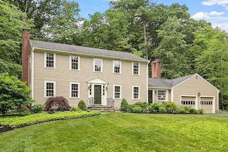 20 Captain Brown's Ln Acton, MA 01720