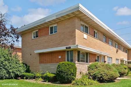 8704 Gregory Ln #A Des Plaines, IL 60016