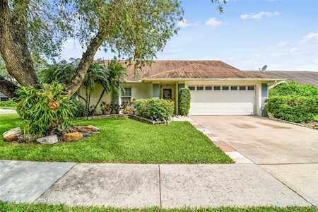 1913 Firethorn Ct Brandon, FL 33511