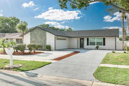 2896 St John Dr Clearwater, FL 33759