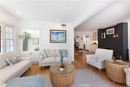 11 58th Place Long Beach, CA 90803