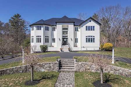 99 Pheasant Brook Rd North Andover, MA 01845