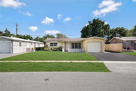 3414 NW 32nd St Lauderdale Lakes, FL 33309