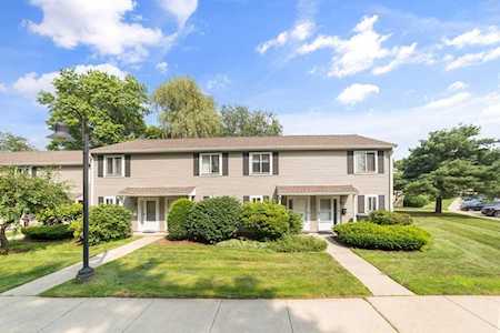 42 Village Brook Ln #42 Natick, MA 01760