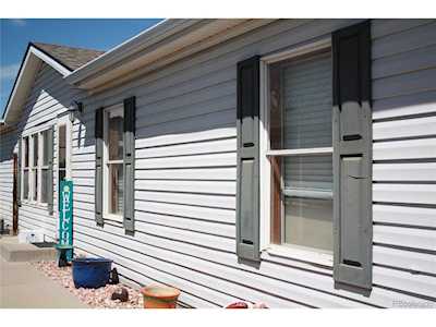211 Versailles St Lochbuie, CO 80603