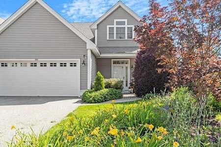 802 Ledgewood Way #802 Clinton, MA 01510