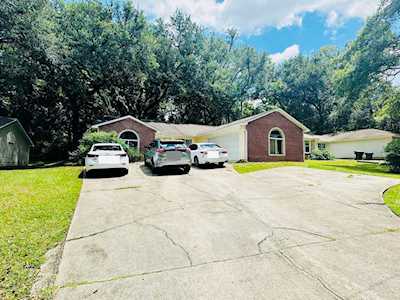 2210 Amelia Circle Tallahassee, FL 32304