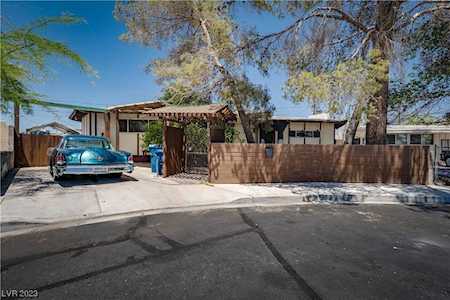 704 Evergreen Circle Las Vegas, NV 89107