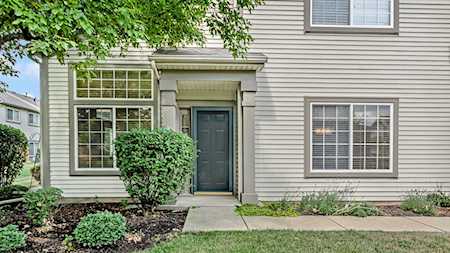 1082 Park Hill Circle #1082 Aurora, IL 60502